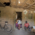 Village de Bouhinor. Casamance, Sénégal. 23 personnes vivent dans la maison de Landin Sane, le patriarche.